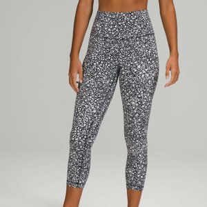 LULULEMON Align Crop 23" Venture Floral Alpine White Black size 8 LIKE NEW